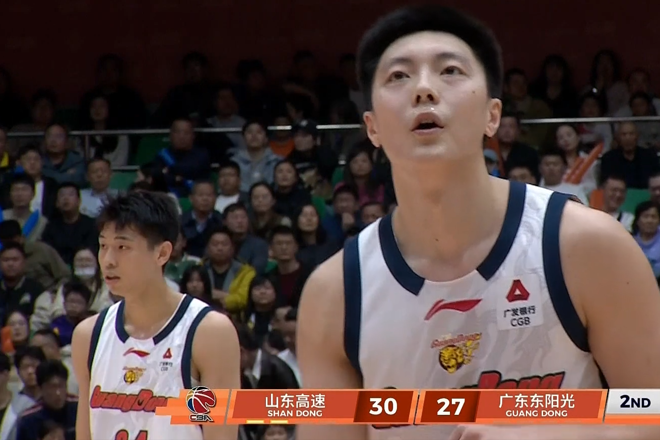 乐鱼体育登录入口-CBA：徐杰6中1终结三连胜，外援8失误，高诗岩15+6晃倒徐杰